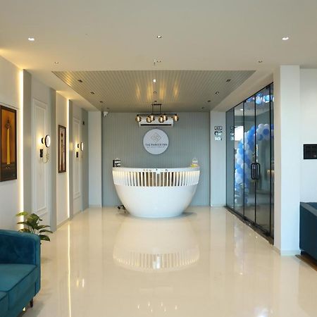 Hotel The Parker Inn By Kbnt Group Сурат Екстериор снимка