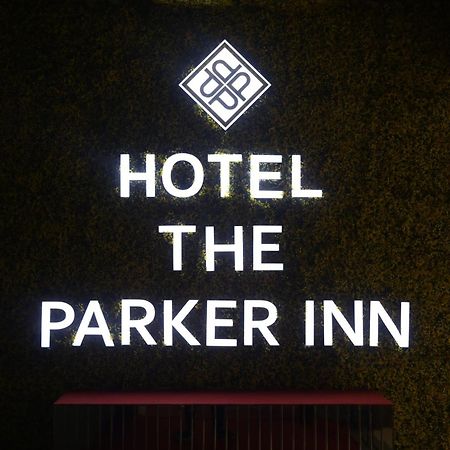 Hotel The Parker Inn By Kbnt Group Сурат Екстериор снимка