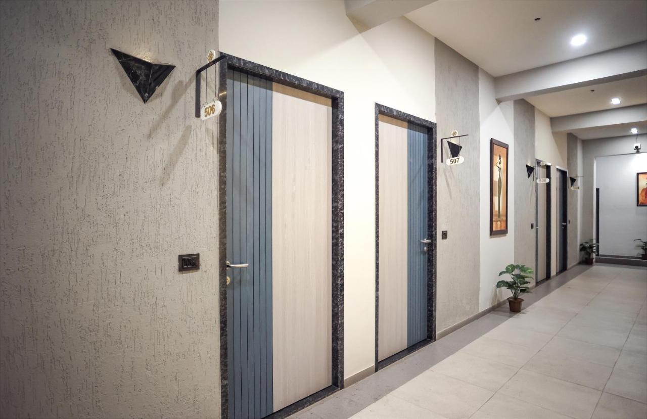 Hotel The Parker Inn By Kbnt Group Сурат Екстериор снимка